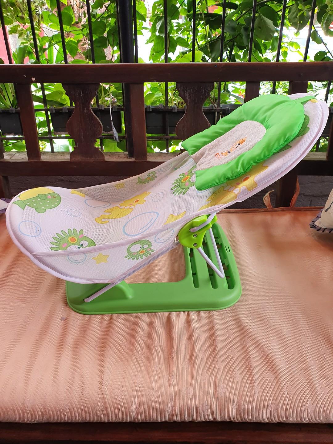 Apuva Baby bath chair (Category: Baby High Chairs) located in Manila. Submitted by nattytime (Listing ID 245342452, Image 1). Description: Used 1 time only. Foldable bath chair can be used in shower or baby bath tub. 420 sf LP.