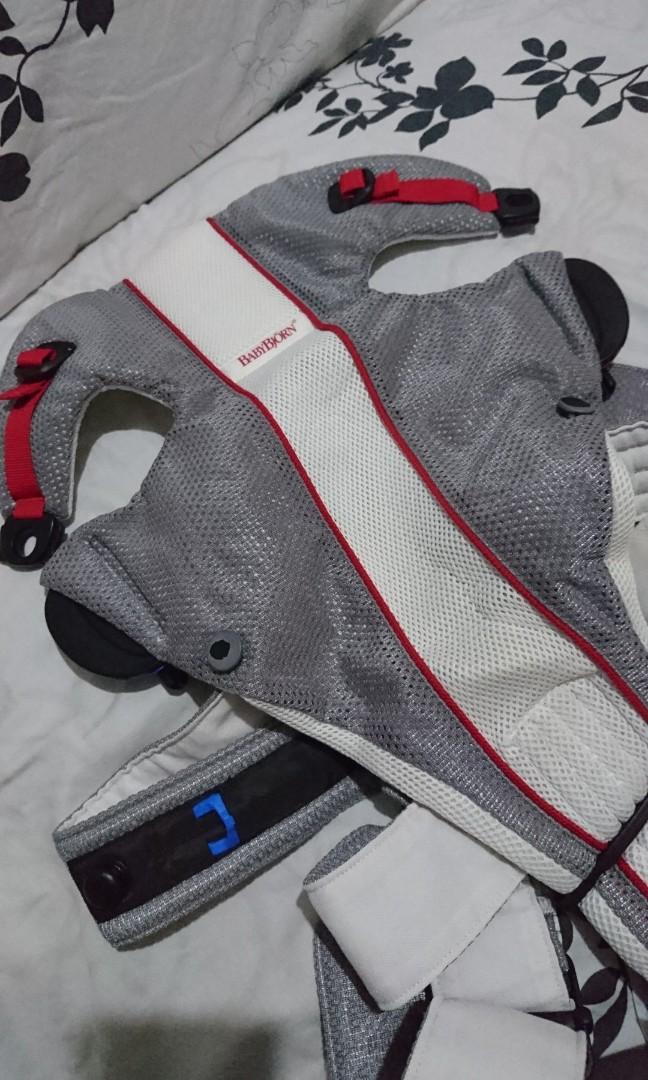 Baby bjorn gray and red top