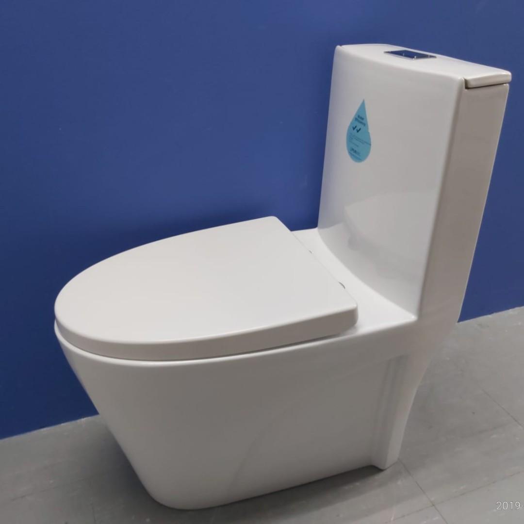 Mayfair store toilet seat