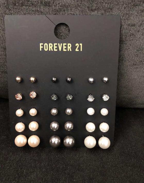 Forever 21 outlet studs