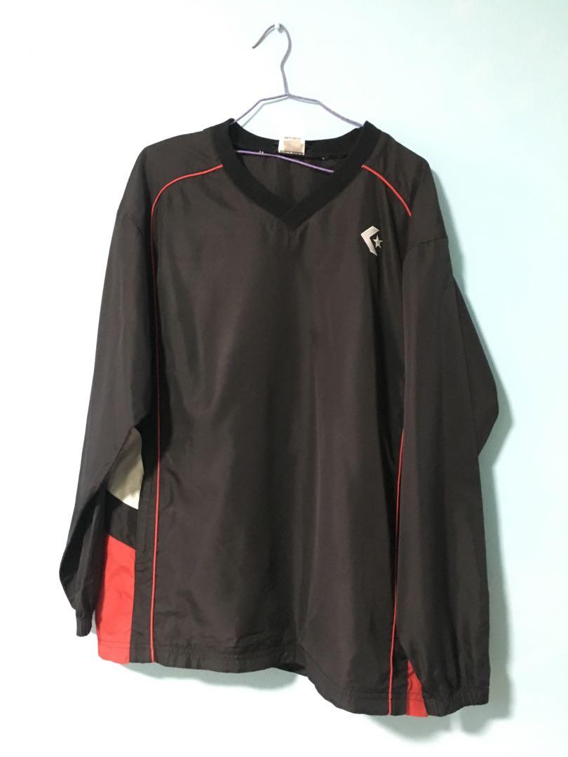 Converse Pullover (Category: Hoodies) located in Singapore. Submitted by mazmin (Listing ID 245362435, Image 2). Description: Bought the wrong size Has side pockets .