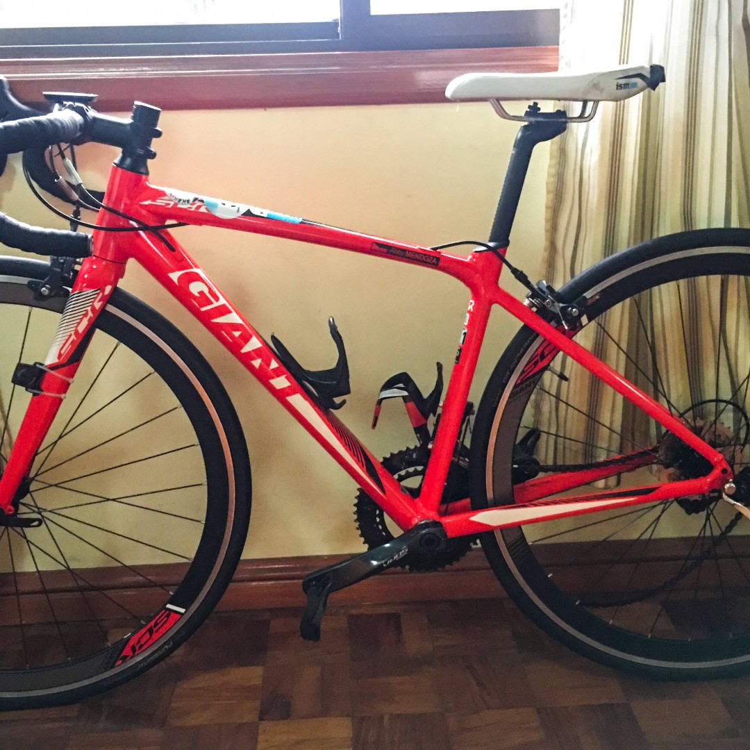 Giant Road Bike, Sports Equipment, Bicycles & Parts, Bicycles on Carousell