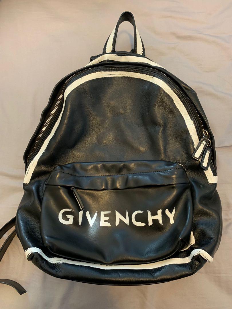 Givenchy Backpack （分類：背囊）位於 Hong Kong。 由 onyeexxx 提交（商品編號 245379344，圖片 1）。簡介： 。