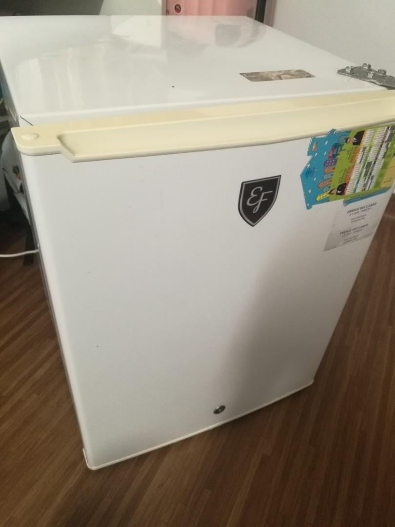 Mini fridge 50 Litre, TV & Home Appliances, Kitchen Appliances