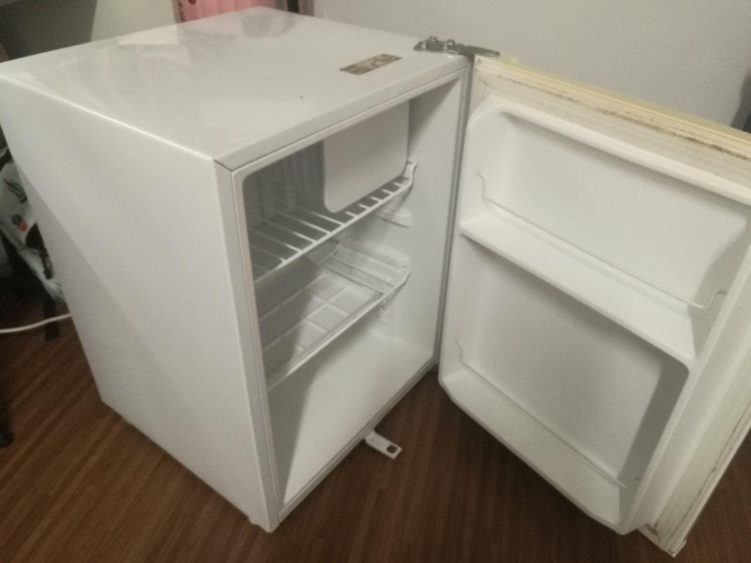 Mini fridge 50 Litre, TV & Home Appliances, Kitchen Appliances