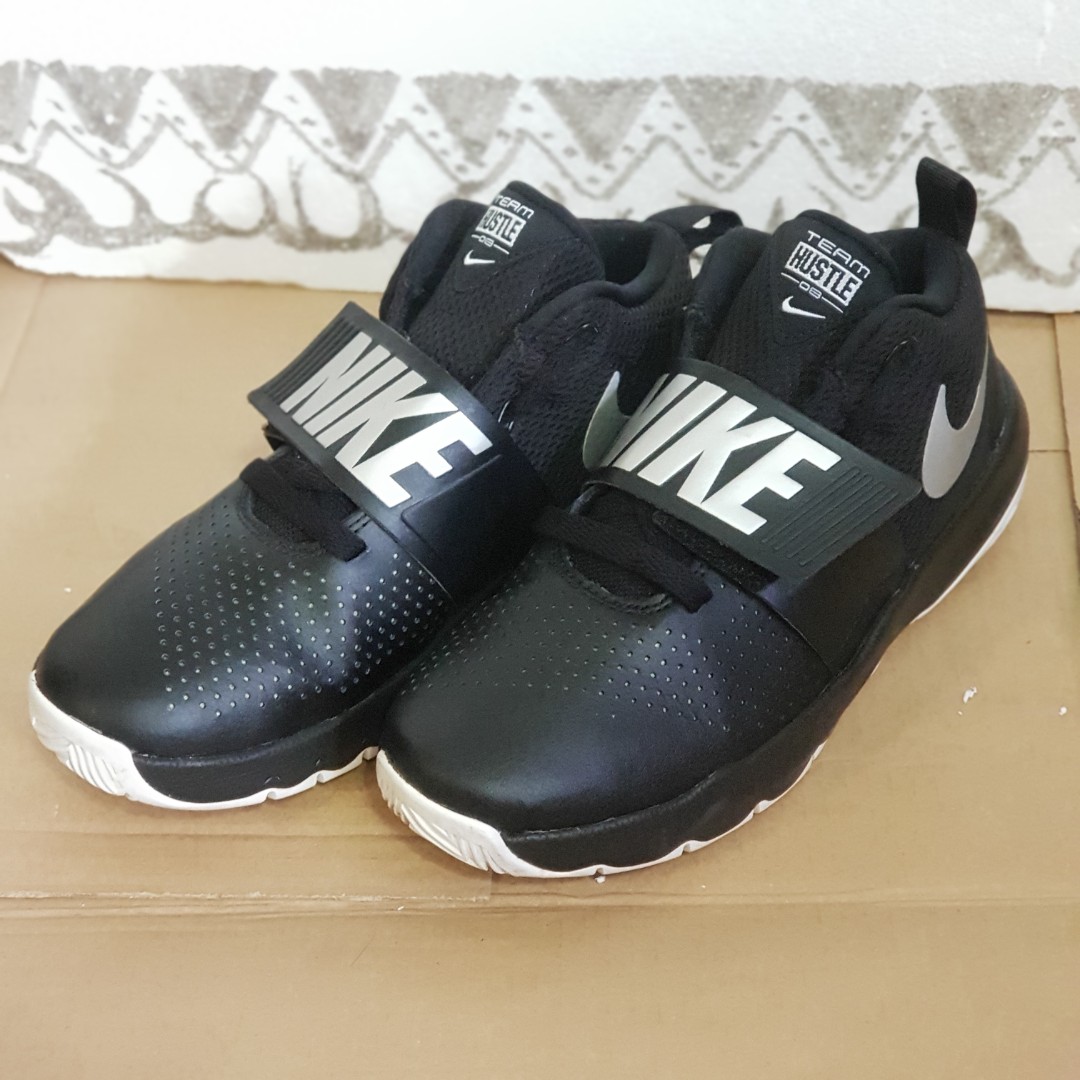 nike hustle 08