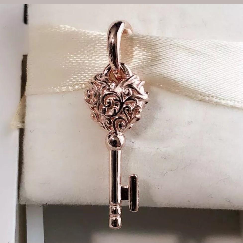Pandora rose regal key necklace sale