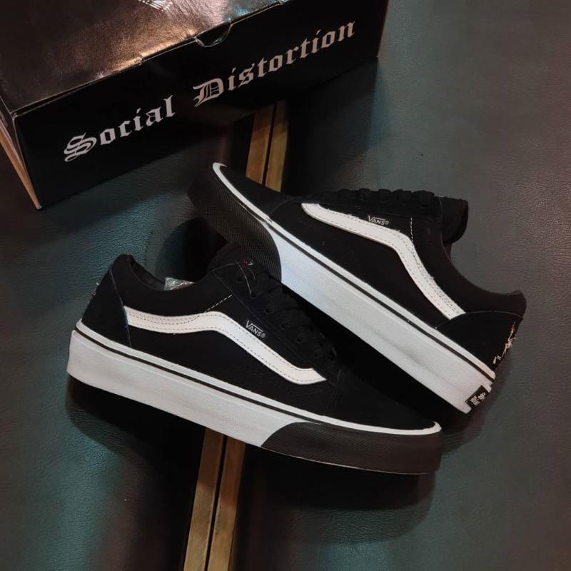 Vans old skool social distortion hot sale