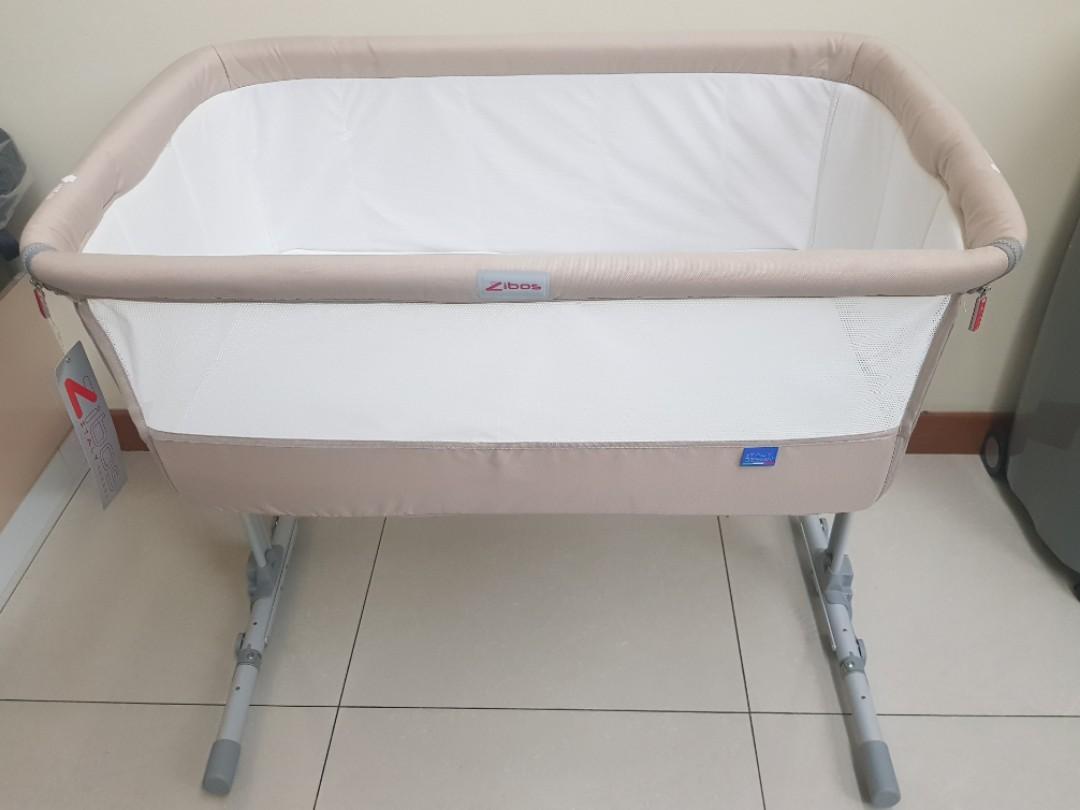 Newborn Bedside Crib With Carrying Bag And Mosquito Net Cream