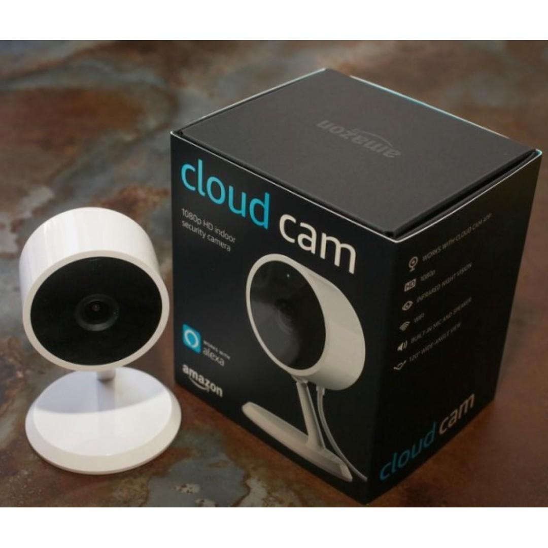 Amazon Cloud cam （分類：攝錄機）位於 Hong Kong。 由 buy-smart 提交（商品編號 245582385，圖片 3）。簡介： - 亞馬遜雲攝像頭安全攝像頭，與Alexa人工智能一起使用 - 全天24小時連接 - 在1080p全高清時捕捉活動。 免費觀看，下載和分享最近24小時的動作提醒視頻剪輯。 - 通知 - 當Cloud Cam看到活動時收到通知。 隨時登記或在Cloud Cam移動應用程息或 cloudcam.amazon.com 上觀看監屏片段。 - 在黑暗中清晰地看到 - 夜視讓您可以全天候檢測到發生的事情。 在Cloud Cam App中打開/關閉夜視LED。 - 雙向音頻 - 與家人一起檢查或安撫素您的寵物停止吠叫。 - 與Alexa合作 - 只需要讓Alexa在您的亞馬遜Fire TV，Fire平板電腦，Echo Show 或 Echo Spot上顯示您的實時信息。 - 通過更高級的警報，檢測和功能，Cloud Cam始終變得更加智能。在cl