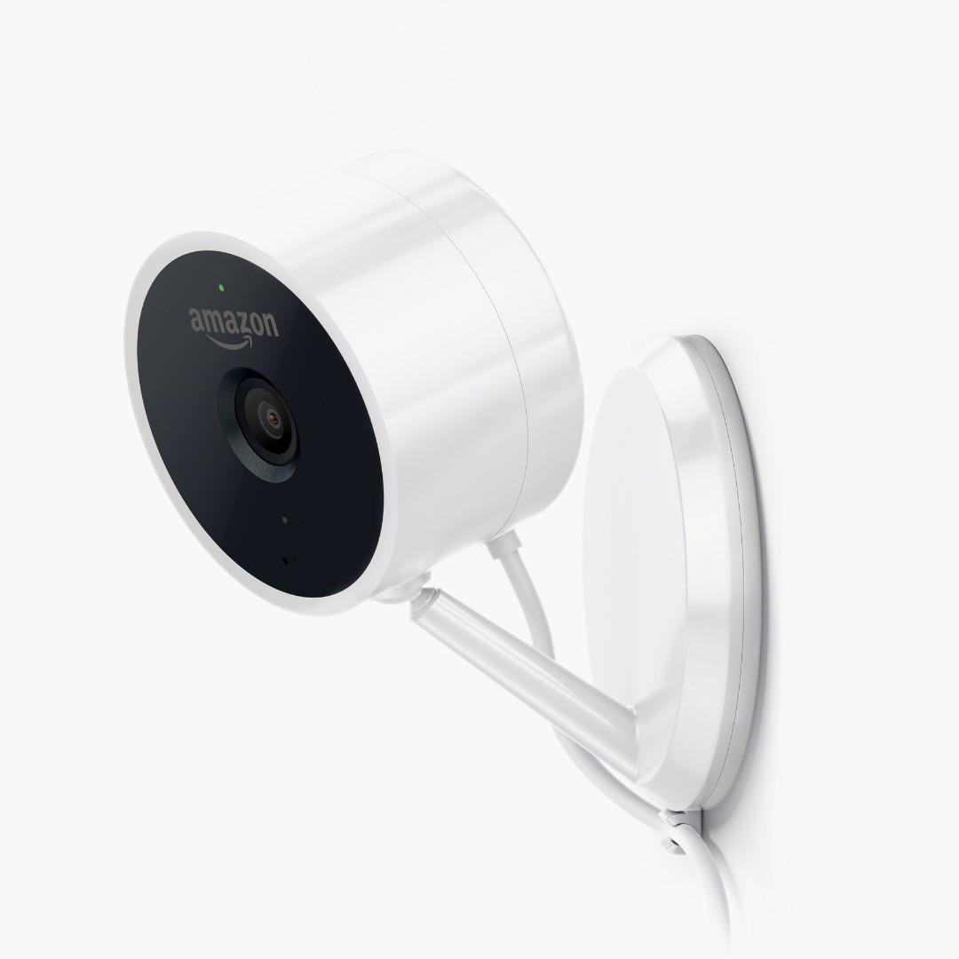Amazon Cloud cam （分類：攝錄機）位於 Hong Kong。 由 buy-smart 提交（商品編號 245582385，圖片 1）。簡介： - 亞馬遜雲攝像頭安全攝像頭，與Alexa人工智能一起使用 - 全天24小時連接 - 在1080p全高清時捕捉活動。 免費觀看，下載和分享最近24小時的動作提醒視頻剪輯。 - 通知 - 當Cloud Cam看到活動時收到通知。 隨時登記或在Cloud Cam移動應用程息或 cloudcam.amazon.com 上觀看監屏片段。 - 在黑暗中清晰地看到 - 夜視讓您可以全天候檢測到發生的事情。 在Cloud Cam App中打開/關閉夜視LED。 - 雙向音頻 - 與家人一起檢查或安撫素您的寵物停止吠叫。 - 與Alexa合作 - 只需要讓Alexa在您的亞馬遜Fire TV，Fire平板電腦，Echo Show 或 Echo Spot上顯示您的實時信息。 - 通過更高級的警報，檢測和功能，Cloud Cam始終變得更加智能。在cl