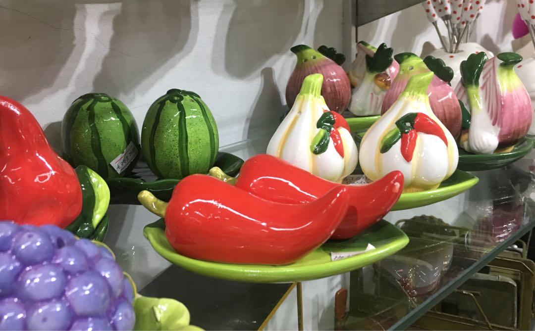 Assorted Veggies Salt & Pepper Shaker (Category: Spice & Seasoning) located in Quezon City. Submitted by thequaintshop (Listing ID 245527015, Image 1). Description: 5 pcs SOLD.