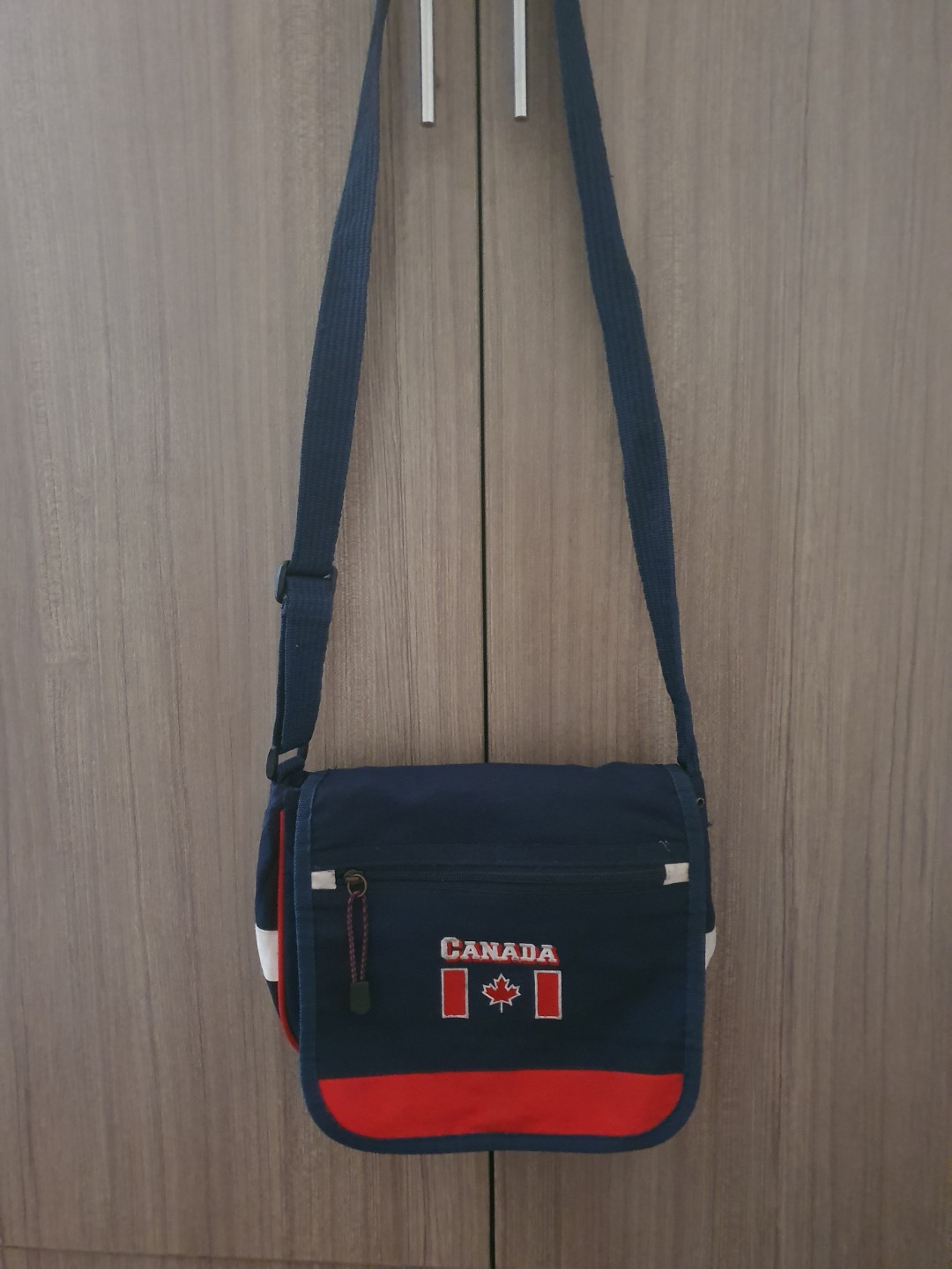 sling bags canada