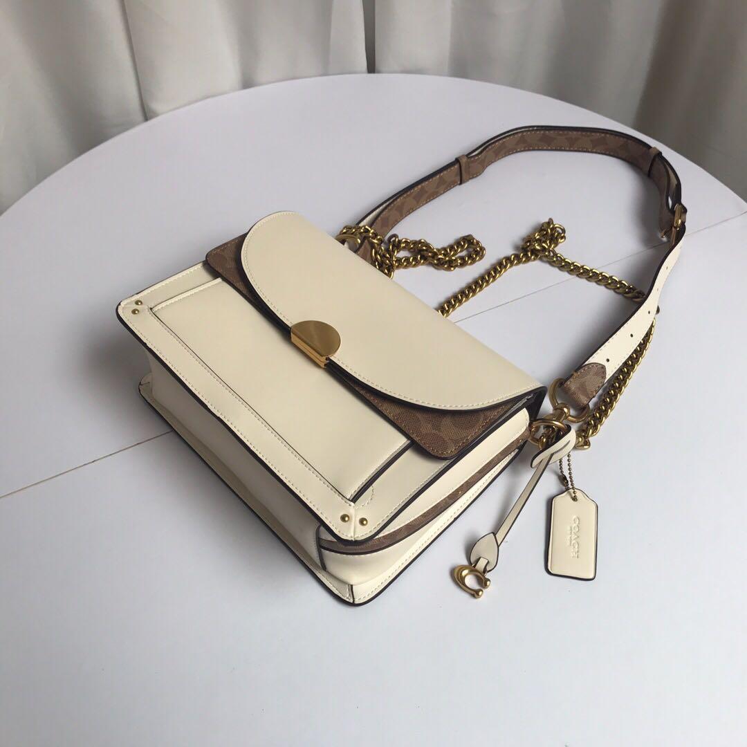 Dreamer wristlet hot sale in signature canvas