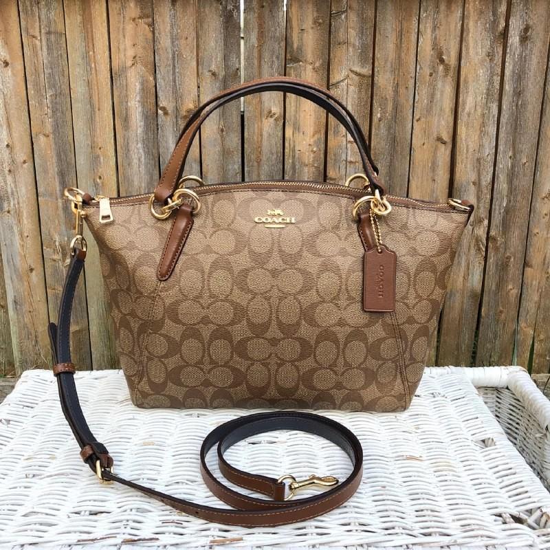 Coach Signature Light weight Small Kelsey