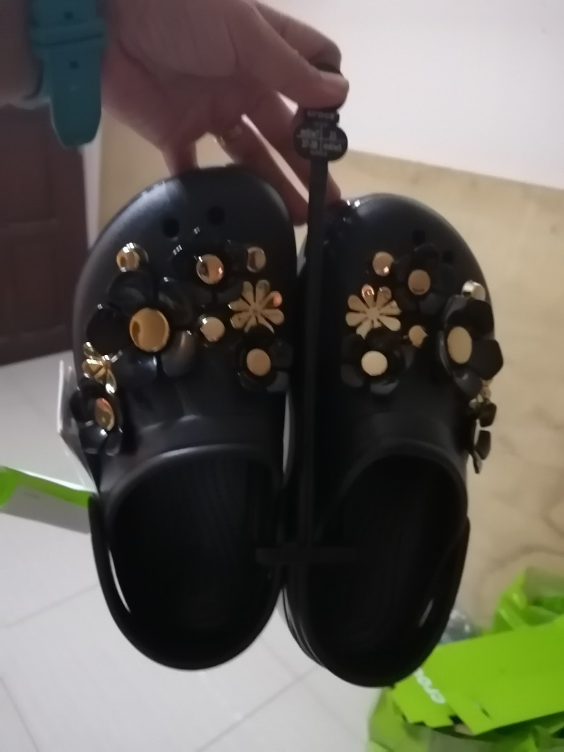 Crocs hot sale metallic blooms