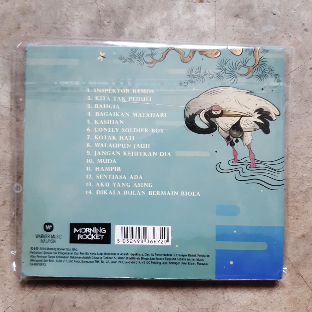 Hujan Lonely Soldier Boy Music Media Cd S Dvd S Other Media On Carousell Lonely soldier boy cm bb ab bb cahaya mentari kan datang kembali. carousell