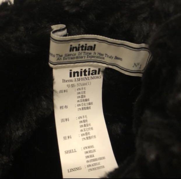 Initial hat （分類：帽）位於 Hong Kong。 由 carhhh 提交（商品編號 245471609，圖片 3）。簡介： 。