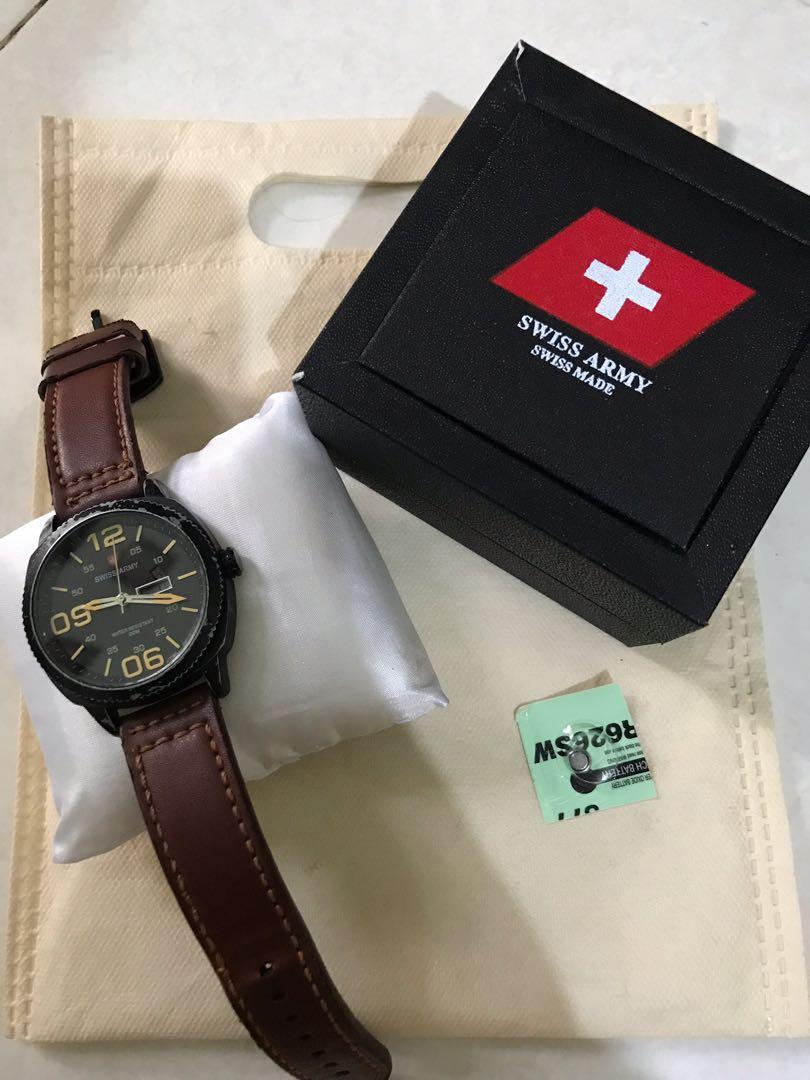 Jam tangan cowok SWISS ARMY, Fesyen Pria, Jam Tangan di Carousell
