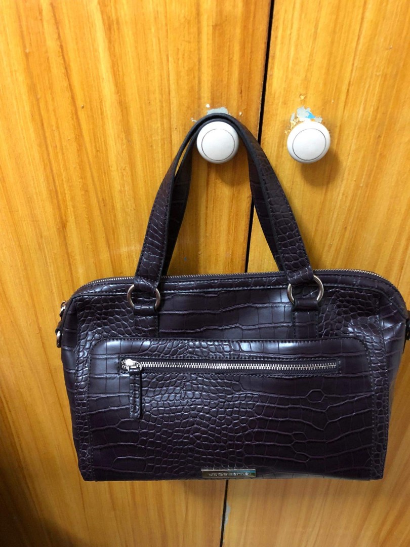 liz claiborne luggage