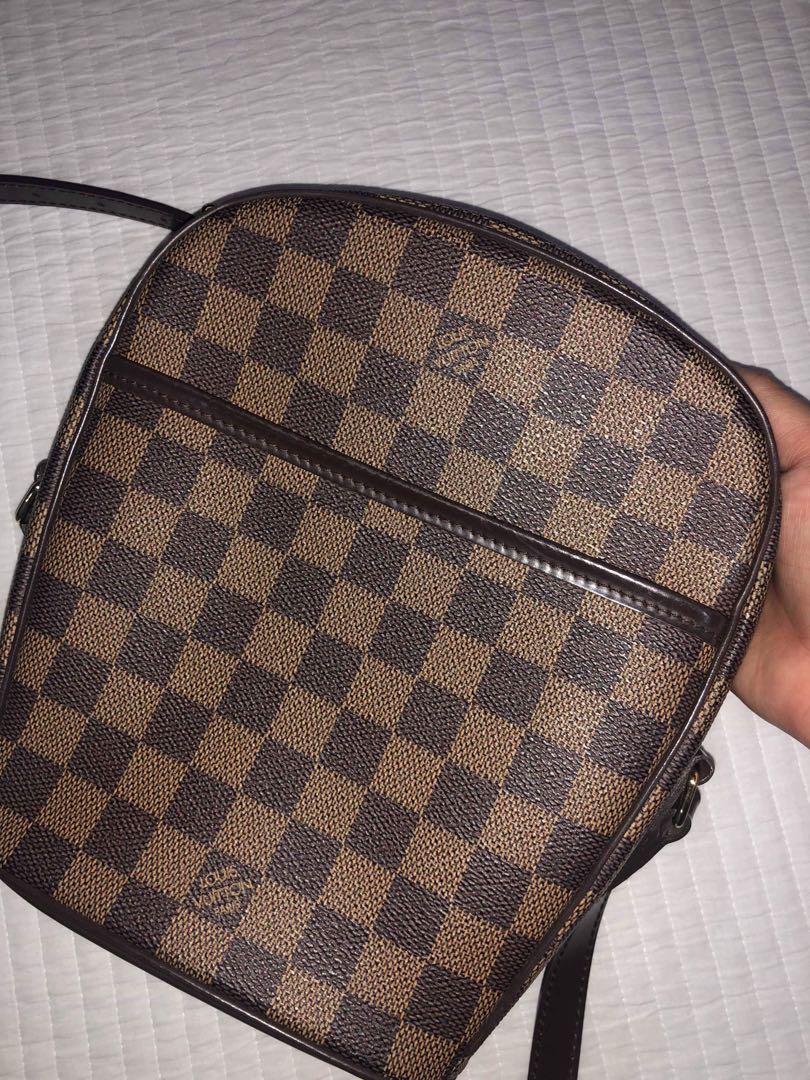 Ipanema leather handbag Louis Vuitton Beige in Leather - 30845549
