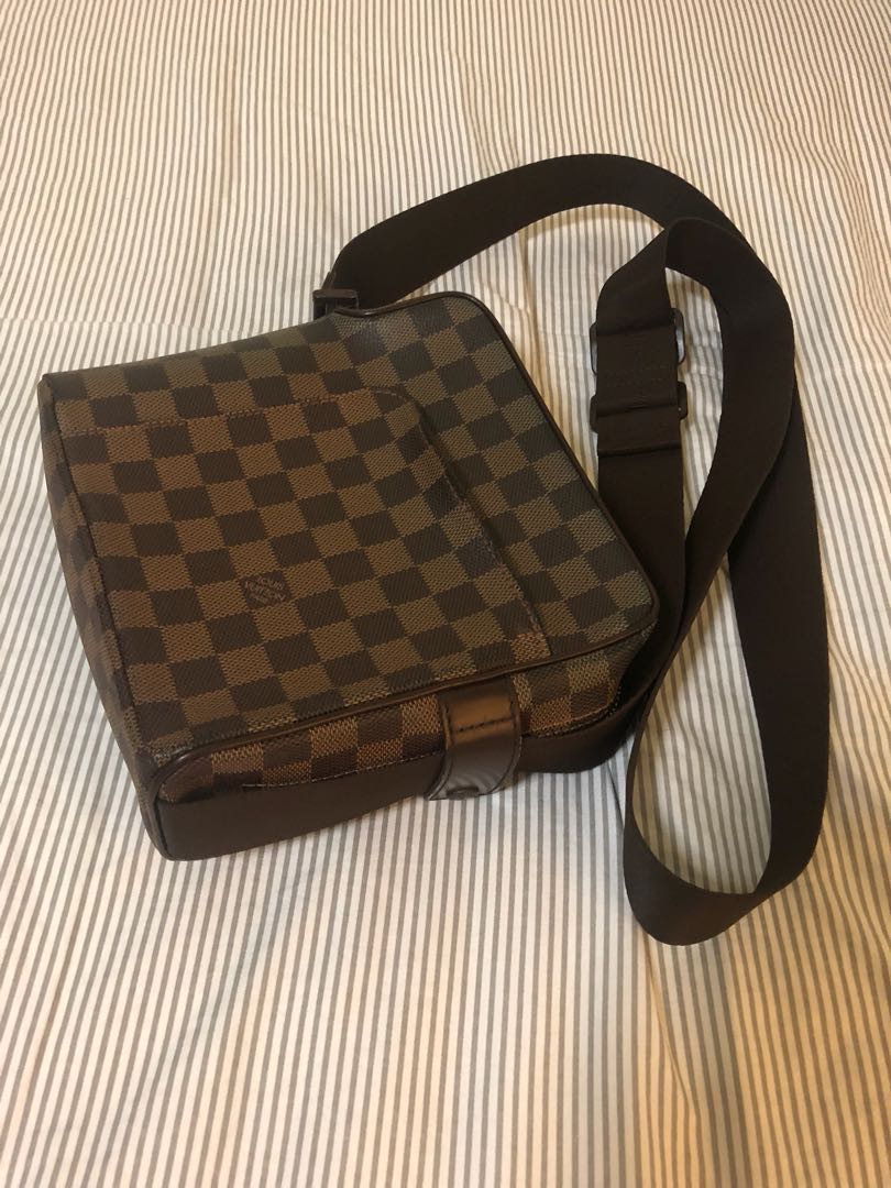 Shoulder Bag (pannier) Louis Vuitton Rem in graphic checkered