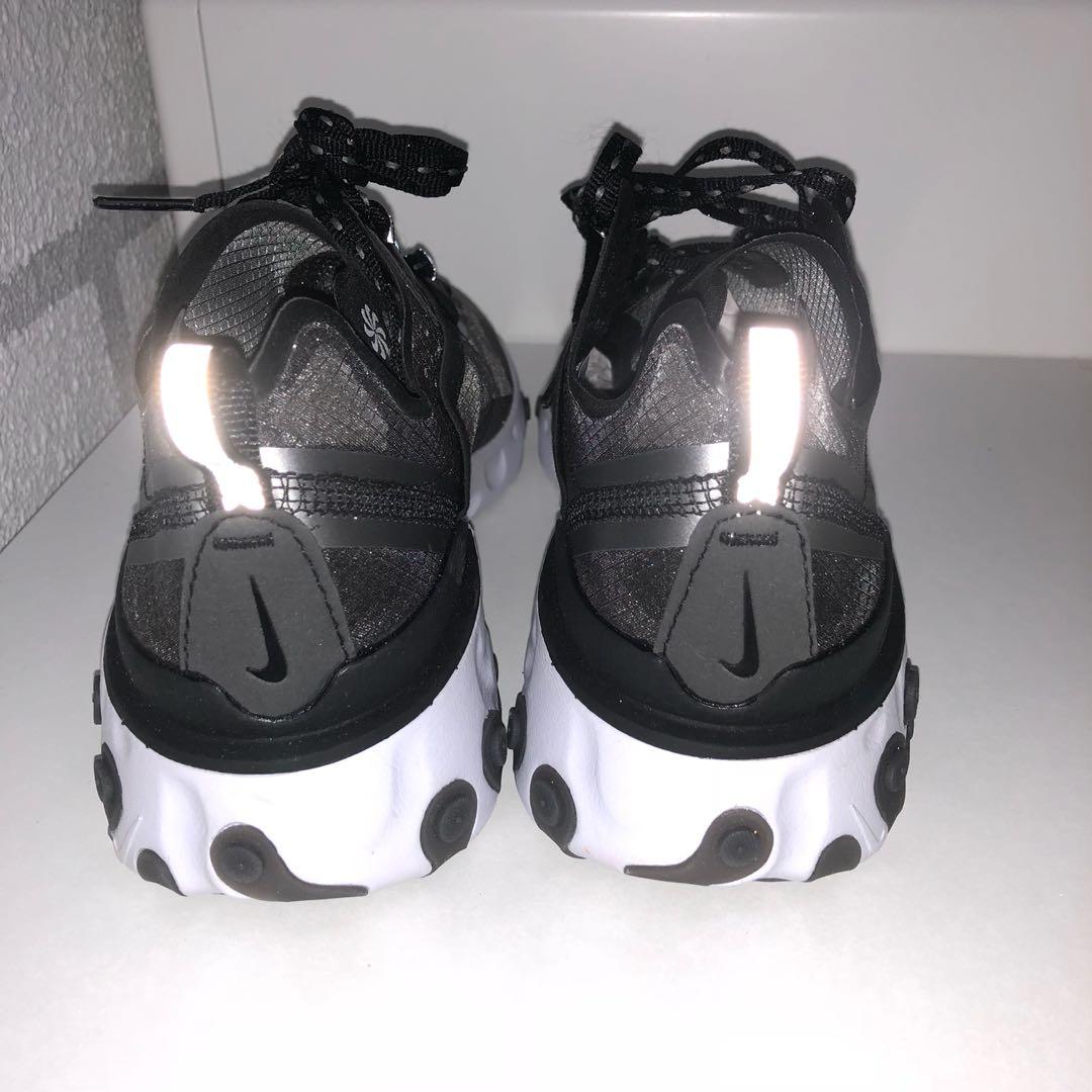 React element 87 outlet black white