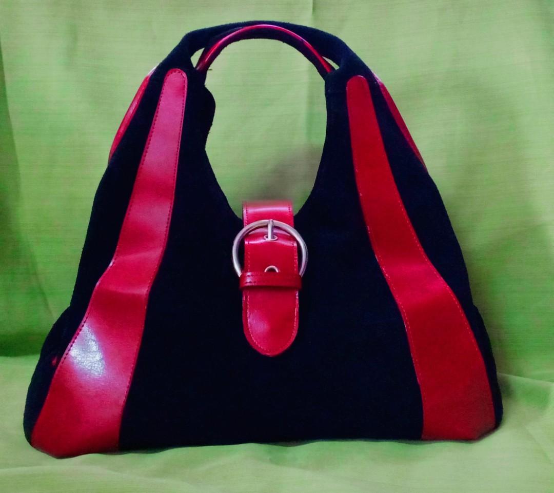 Preloved handbag (Category: Tote Bags) located in San Juan City. Submitted by stufforless (Listing ID 245611549, Image 1). Description: *SALE* Preloved handbag from japan Good condition No flaws MOP: BPI,BDO,Palawan Shipping: fastrack,lbc,jrs.