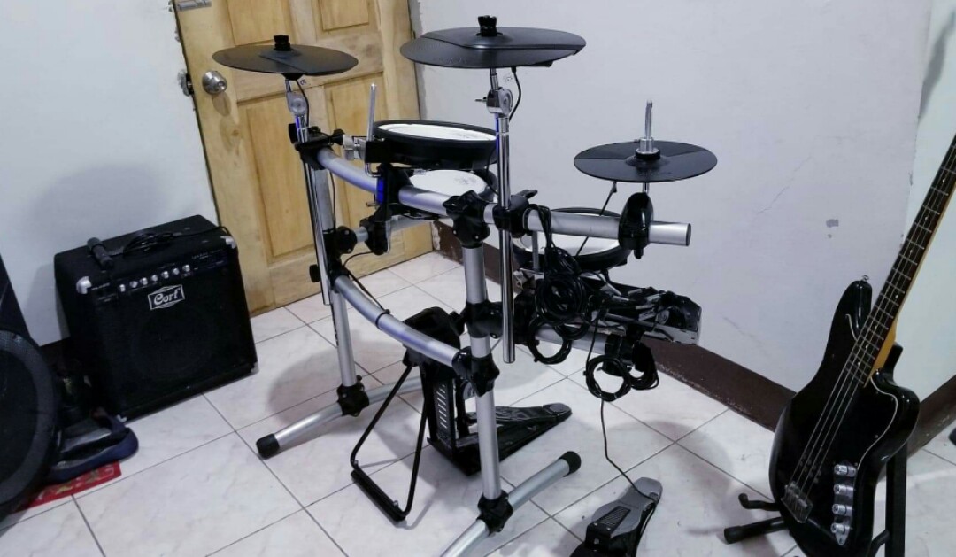 ROLAND TD6 VDrums, Mesh 4 piece Electronic Drum kit. PRICE DROP to P39