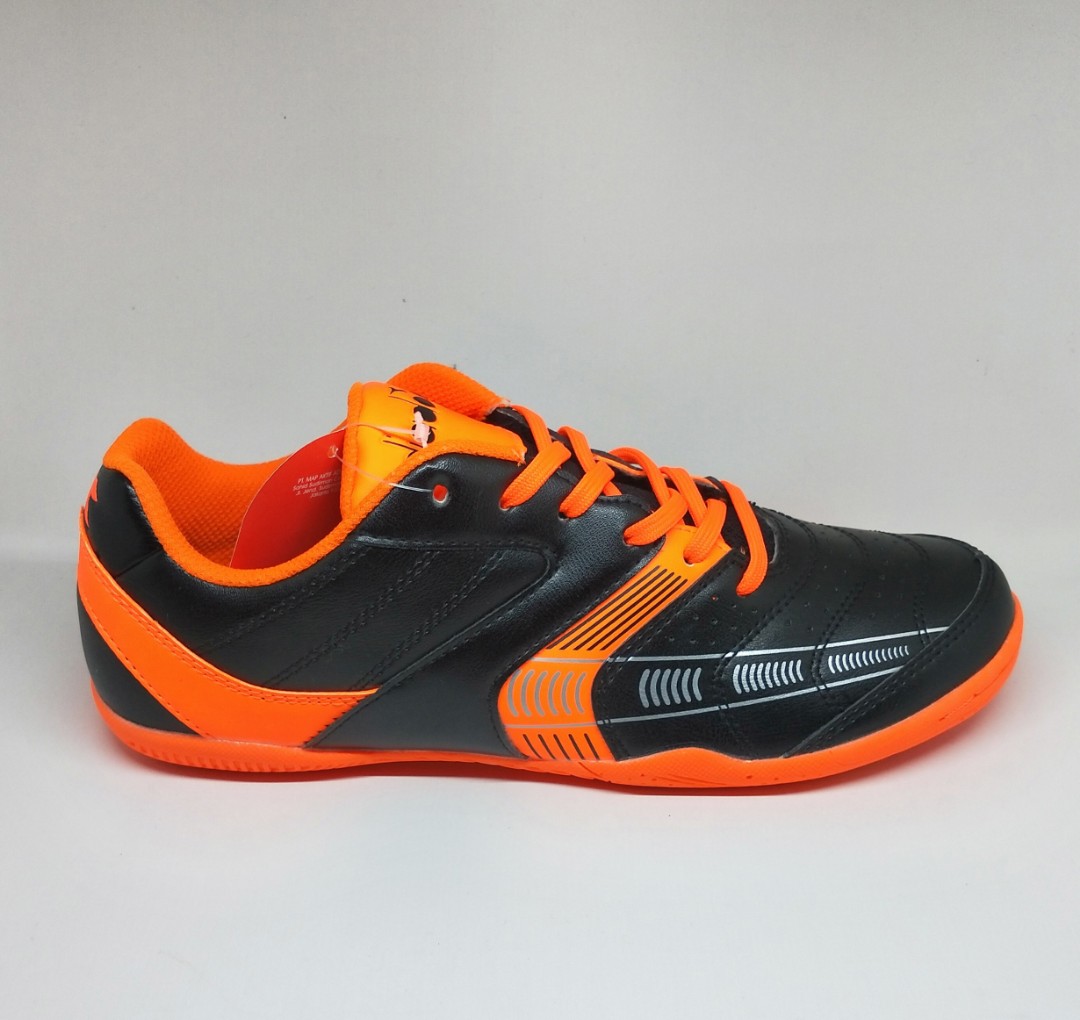 Sepatu Futsal Diadora Original Fesyen Pria Sepatu Lainnya Di Carousell