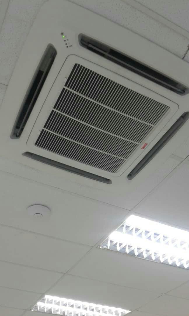 service aircond refill gas, Everything Else, Others on Carousell