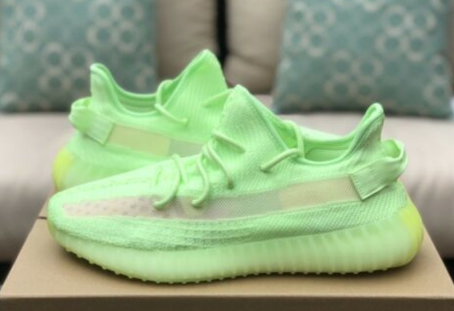 YEEZY BOOST 350 V2 GLOW en la oscuridad GID eBay