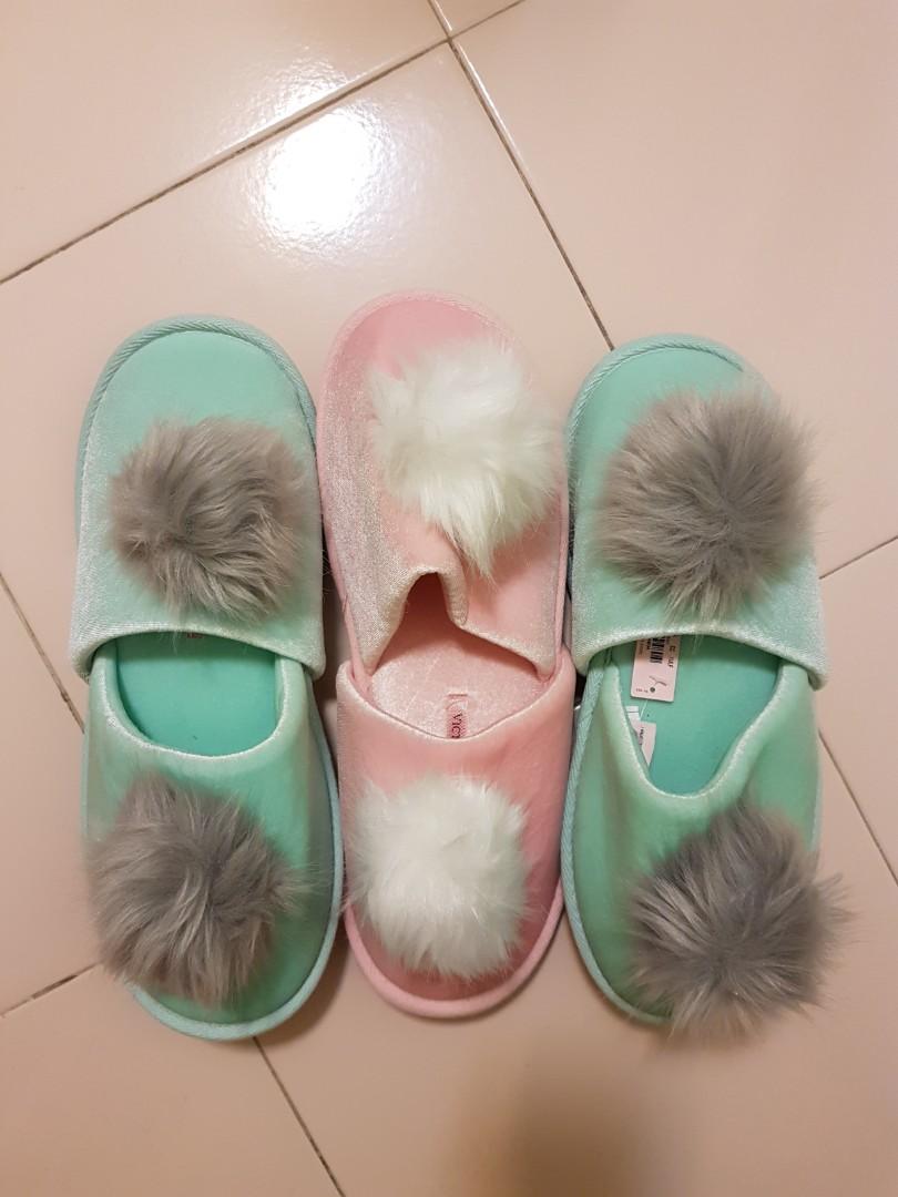 victoria secret pom pom slippers