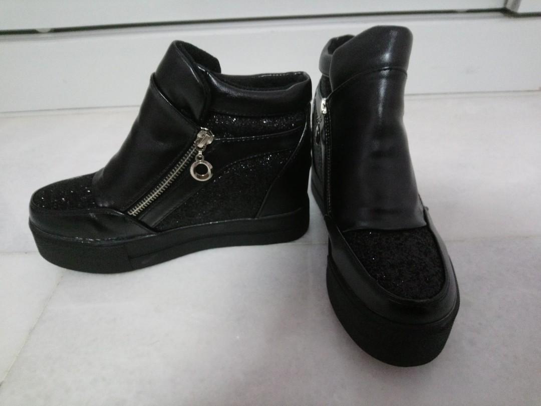 women's black sneaker wedges