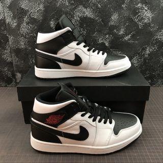 air jordan 1 mid reverse black toe