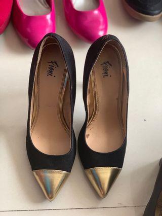 Payless Fioni