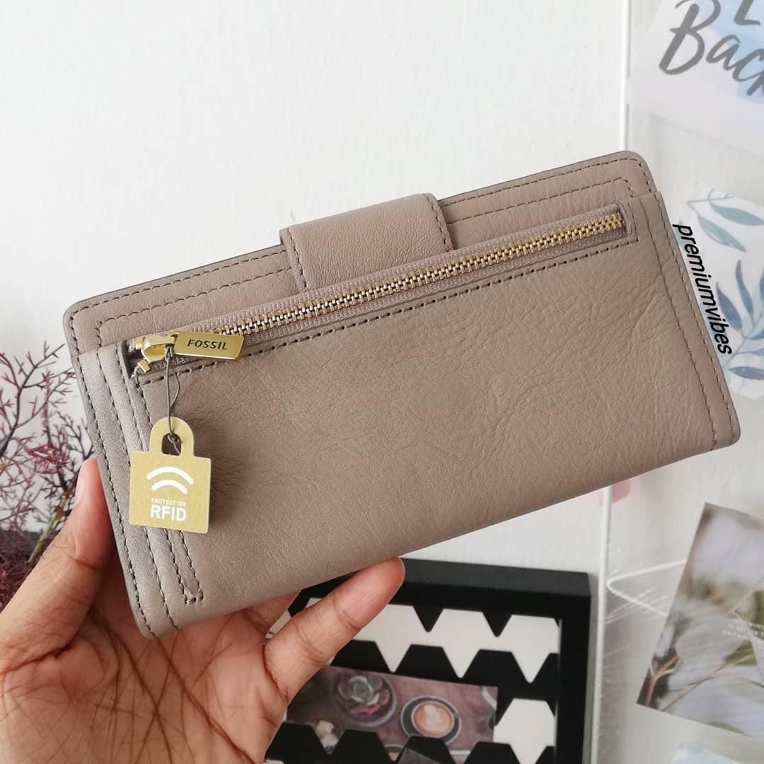 logan tab clutch fossil