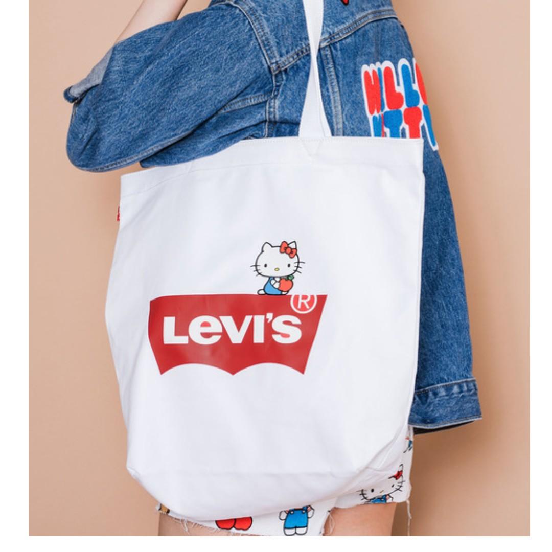 levi's hello kitty tote bag