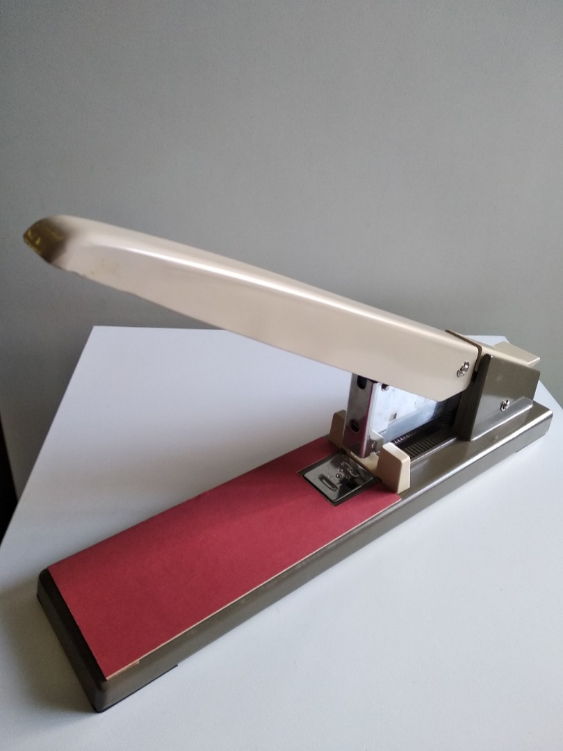 Heavy duty Max Stapler HD12S/17 for book binding, Books & Stationery, Stationery on Carousell