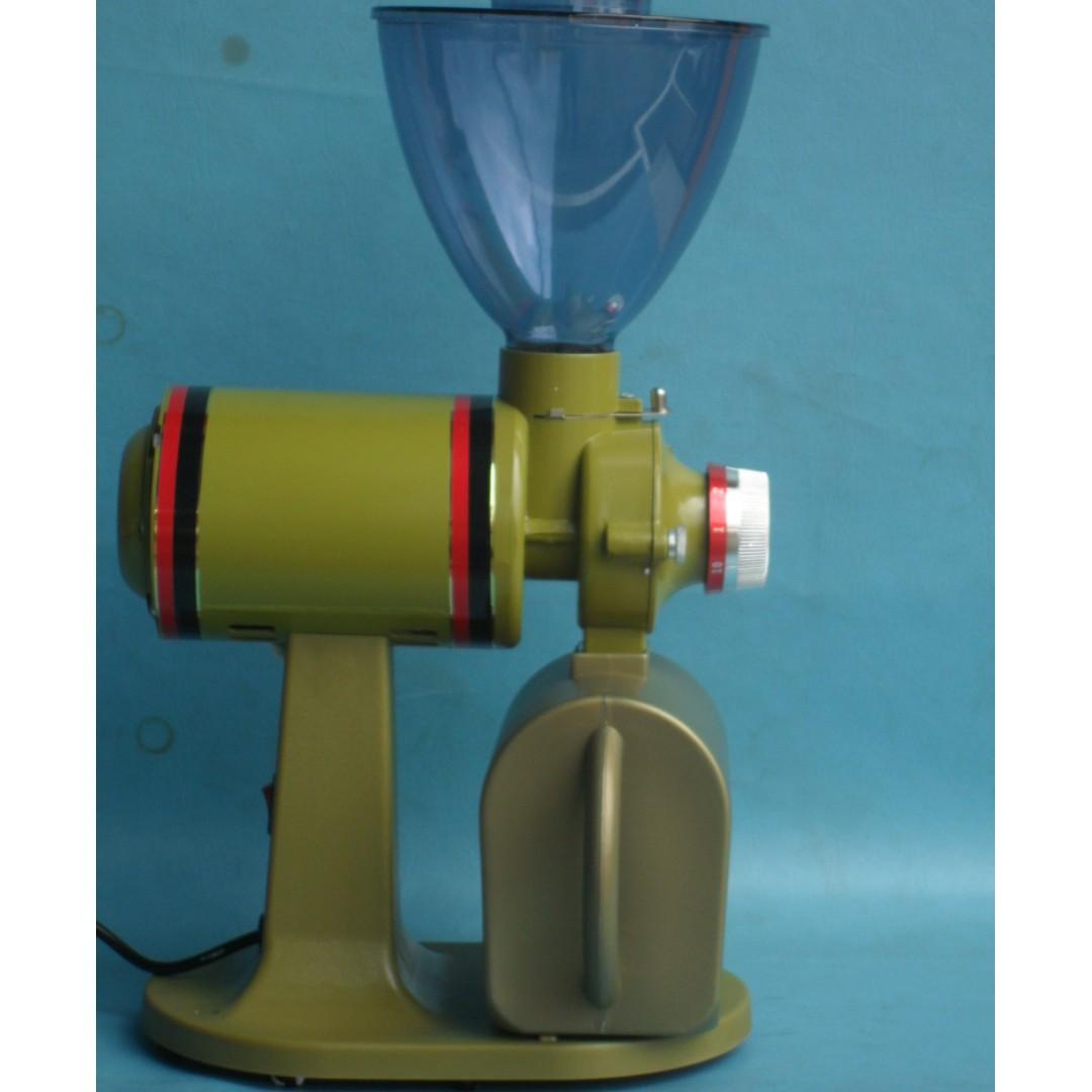 Coffee Grinder / Spices Burr Grinder Large Capacity (Category: Juicers, Blenders & Grinders) located in Valenzuela. Submitted by eightlife_equipment (Listing ID 245752002, Image 2). Description: OTHER AVAILABLE PRODUCTS: • Beverage Dispenser • Blender • Lemon Squeezers • Milk Shaker • Milk Tea Barrels • Cup Sealers - Manual/Semi-Automatic/Automatic/Full • Cup Sealing Films • Chocolate Fountain • Tray Sealer • Rossetti Coffee Percolator • Drip Cof