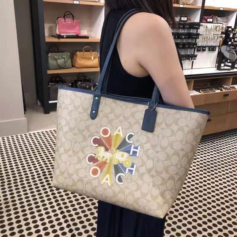 Reversible City Tote In Signature Canvas With Coach Radial Rainbow