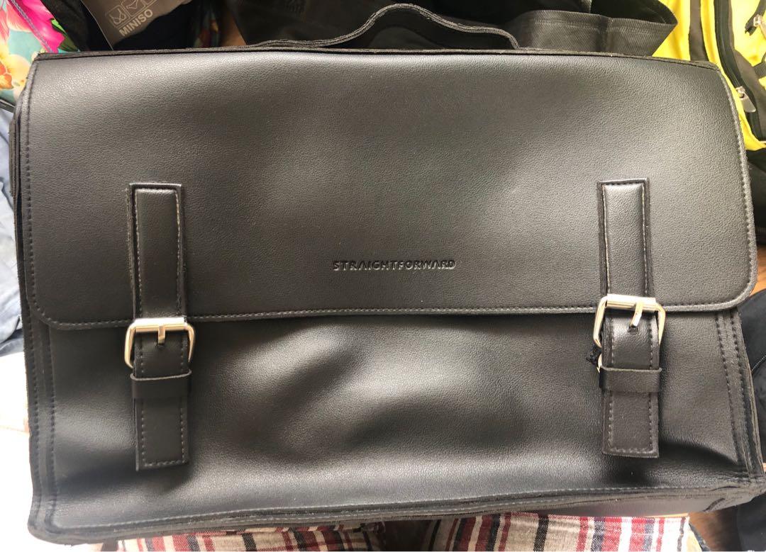 Straightforward Messenger Bag Black (Category: Sling Bags) located in Makati City. Submitted by nikovski (Listing ID 245785207, Image 1). Description: Selling for half price Bought last December 2018 (8 months old) I stopped using it for a month With Receipt and 365-days warranty Issue (you can ask the shop if they can fix since may warranty pa naman): -Lock needs to be sewn again -Inside separator can be removed But bag is still good to use. Hea