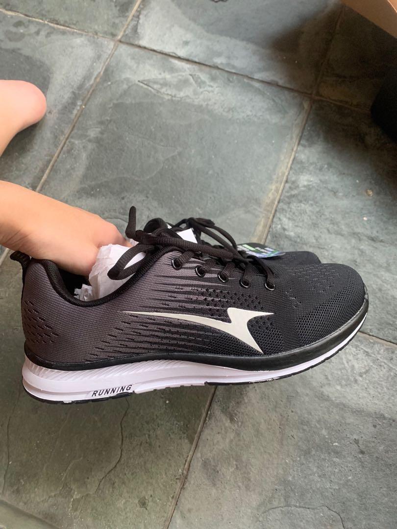 Cheap sports outlet shoe