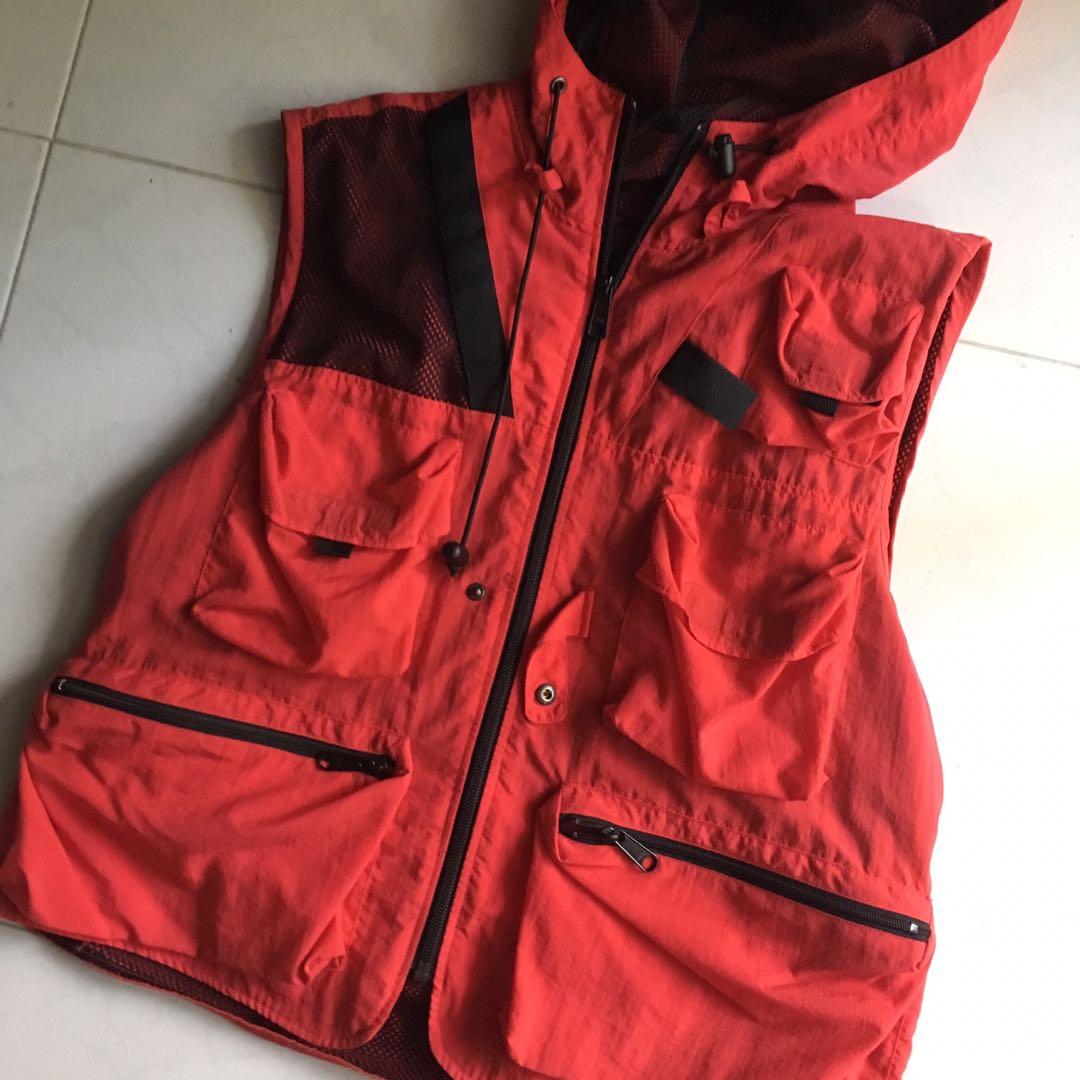 Red vest with hood top