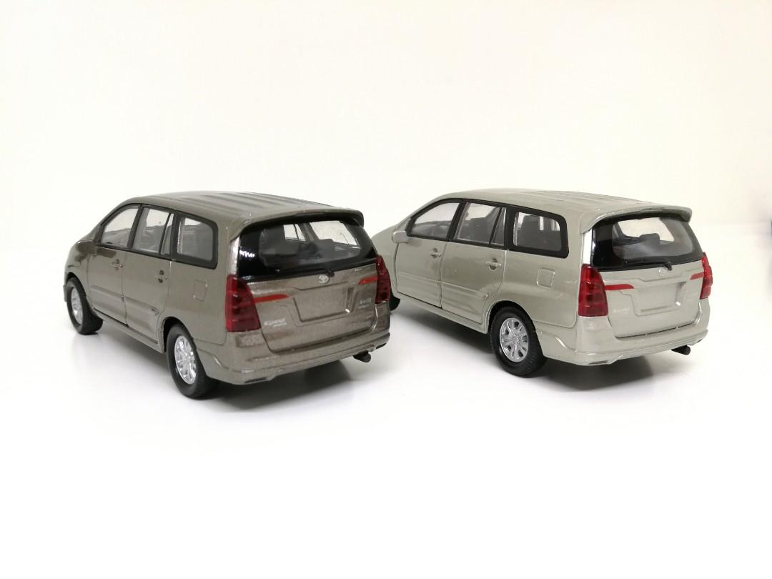 Toyota innova diecast top