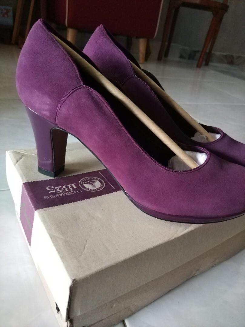 🆕 Authentic Clarks Nights in purple suede, Women's Fashion, Footwear, Loafers on