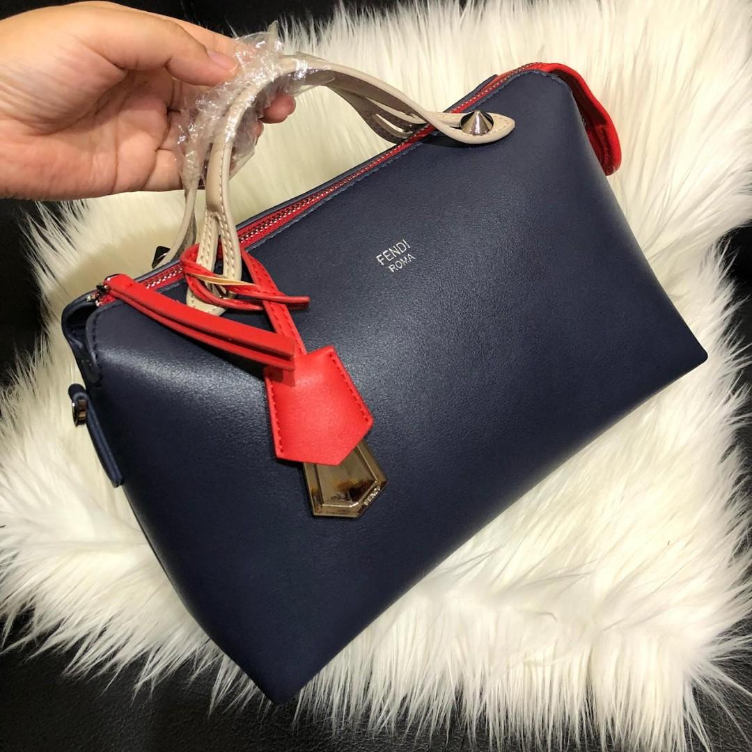 FENDI, Fesyen Wanita, Tas & Dompet di Carousell