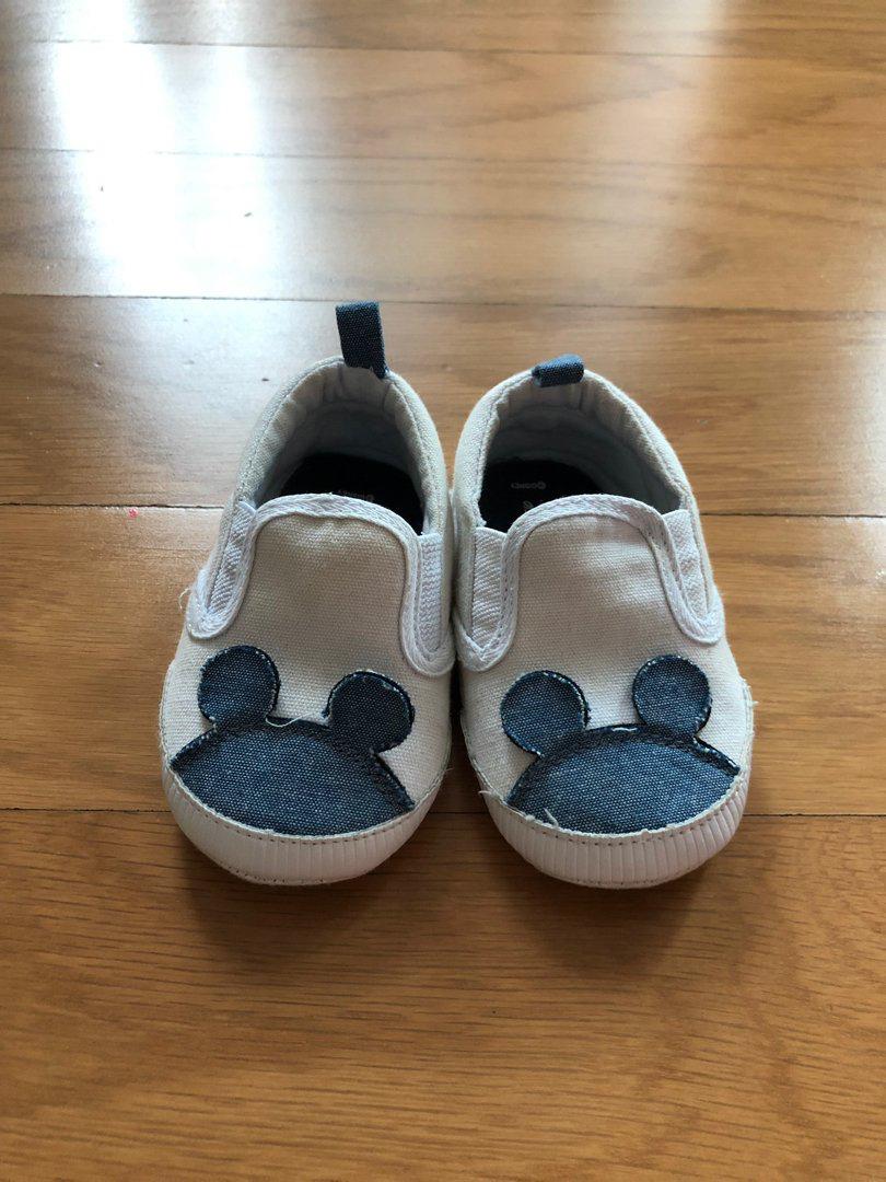 Gap Baby Disney Baby Shoes 6m Bayi Anak Baju Bayi Di Carousell