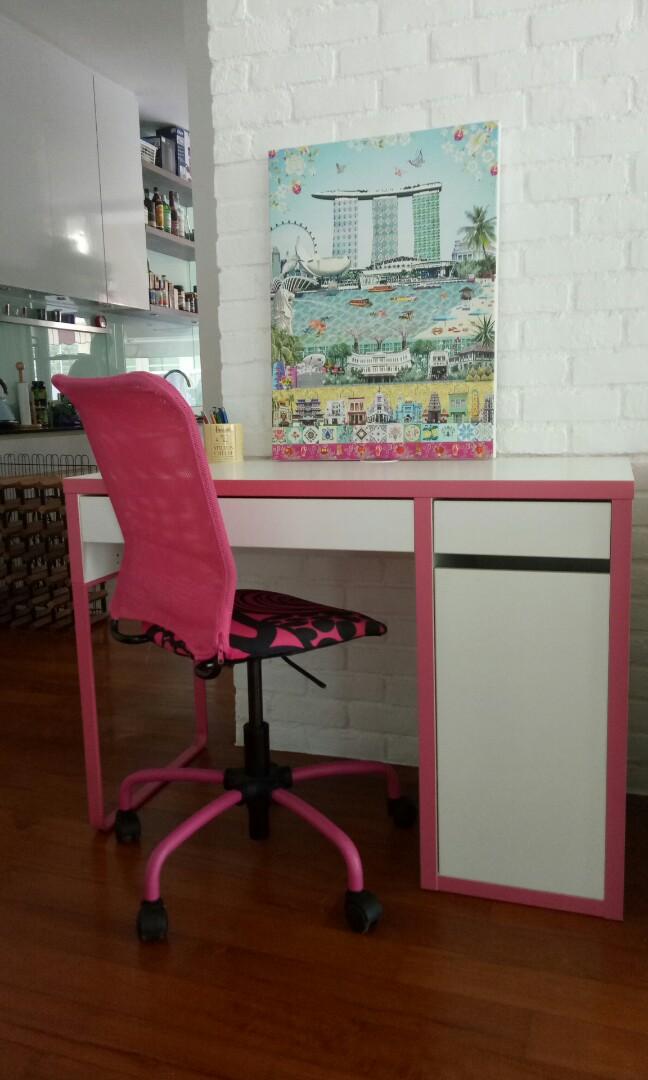 White Desk With Pink Trim Matching Chair Furniture Tables Chairs On Carousell