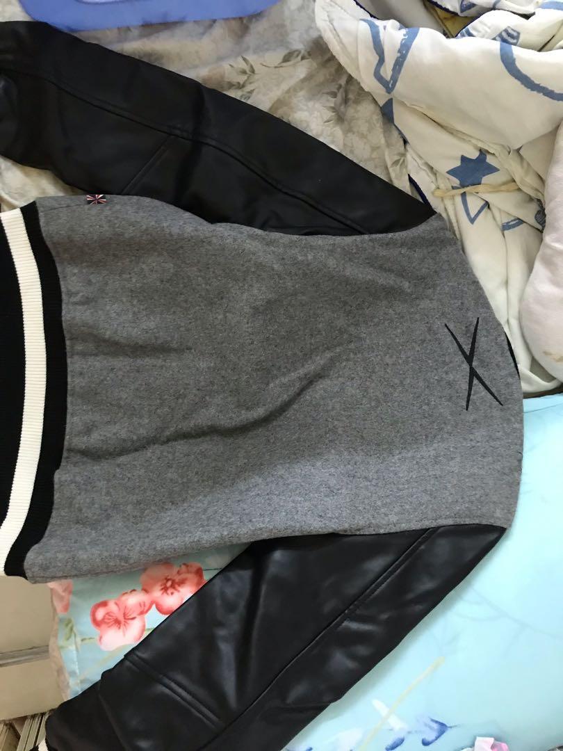 Jacket （分類：外套及戶外衣服）位於 Hong Kong。 由 kh.eerf 提交（商品編號 245986513，圖片 3）。簡介： 。